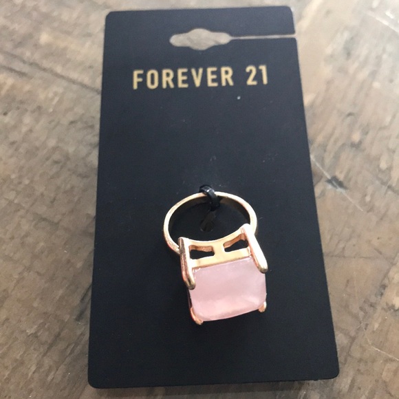 🔵🔵PRICE DROP🔵🔵 Forever 21 ring - Picture 1 of 3